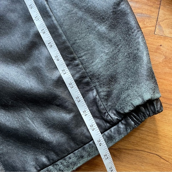 Vintage Wilsons Classic Distressed Black 100% Leather Bomber Jacket - Picture 14 of 16